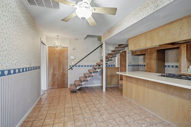 5606 S Trenton Avenue, Tulsa, OK 74105