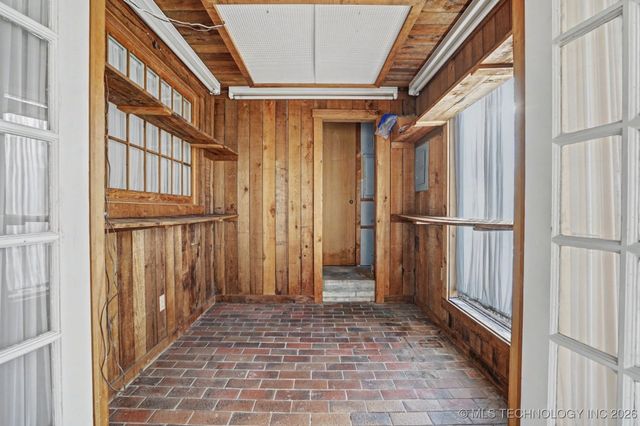 5606 S Trenton Avenue, Tulsa, OK 74105