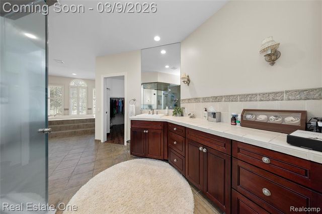 1937 Carsons Cove, Commerce Twp, MI 48390