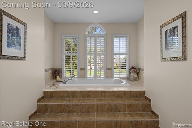 1937 Carsons Cove, Commerce Twp, MI 48390