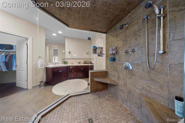 1937 Carsons Cove, Commerce Twp, MI 48390