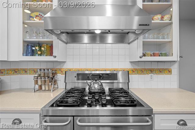 1937 Carsons Cove, Commerce Twp, MI 48390