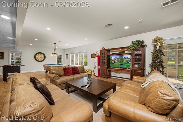 1937 Carsons Cove, Commerce Twp, MI 48390