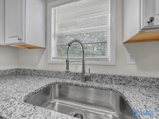 5021 Paden Drive NW, Huntsville, AL 35810