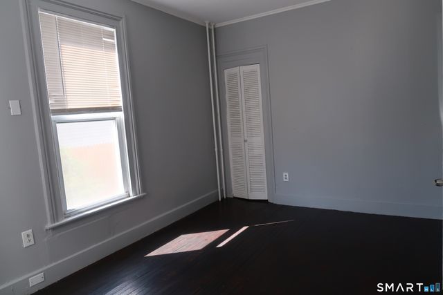 8 Rockwell Avenue, Naugatuck, CT 06770