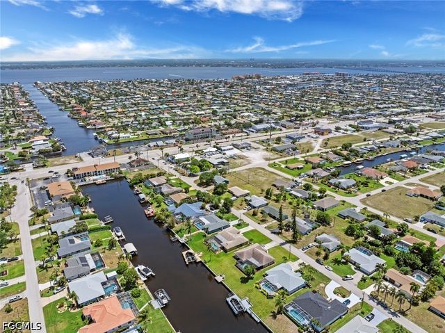 1413 SE 36th TER, Cape Coral, FL 33904