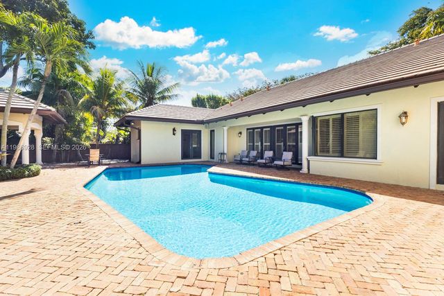 10601 SW 72nd Court, Pinecrest, FL 33156