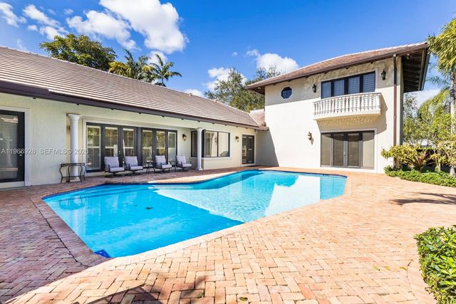 10601 SW 72nd Court, Pinecrest, FL 33156