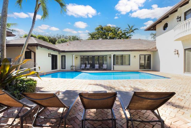 10601 SW 72nd Court, Pinecrest, FL 33156