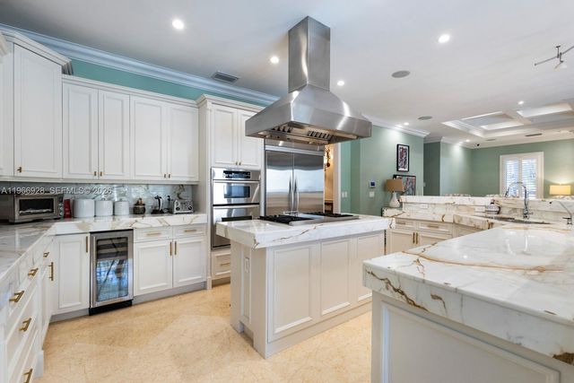 10601 SW 72nd Court, Pinecrest, FL 33156