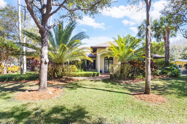 10601 SW 72nd Court, Pinecrest, FL 33156