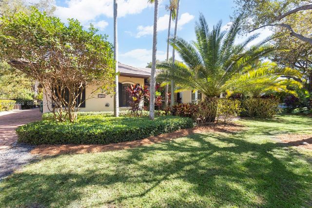 10601 SW 72nd Court, Pinecrest, FL 33156