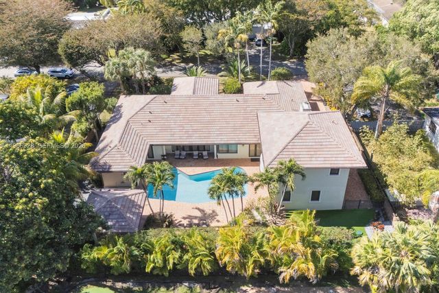 10601 SW 72nd Court, Pinecrest, FL 33156