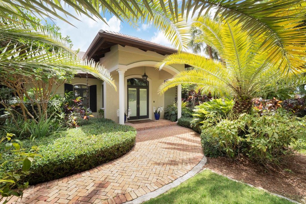 10601 SW 72nd Court, Pinecrest, FL 33156