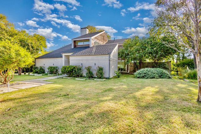 9901 Wood Forest Drive, Dallas, TX 75243