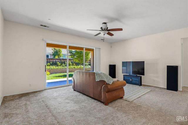 6409 Dover Place, Bakersfield, CA 93306