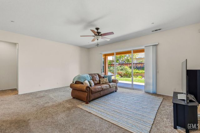 6409 Dover Place, Bakersfield, CA 93306