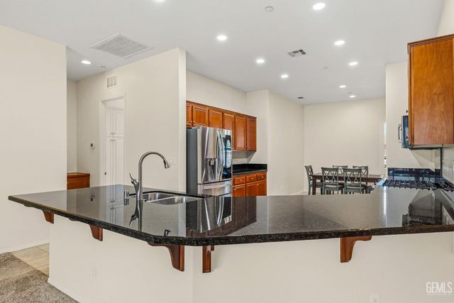 6409 Dover Place, Bakersfield, CA 93306