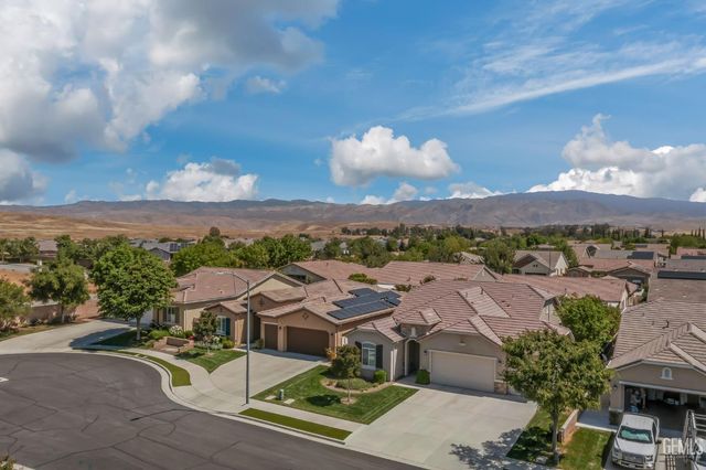 6409 Dover Place, Bakersfield, CA 93306