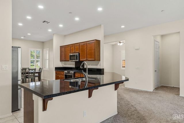 6409 Dover Place, Bakersfield, CA 93306