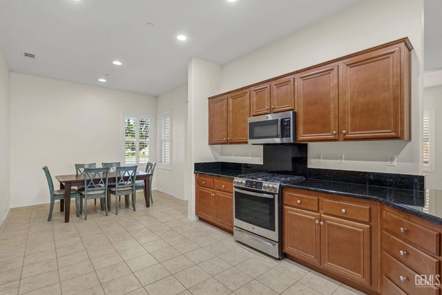 6409 Dover Place, Bakersfield, CA 93306