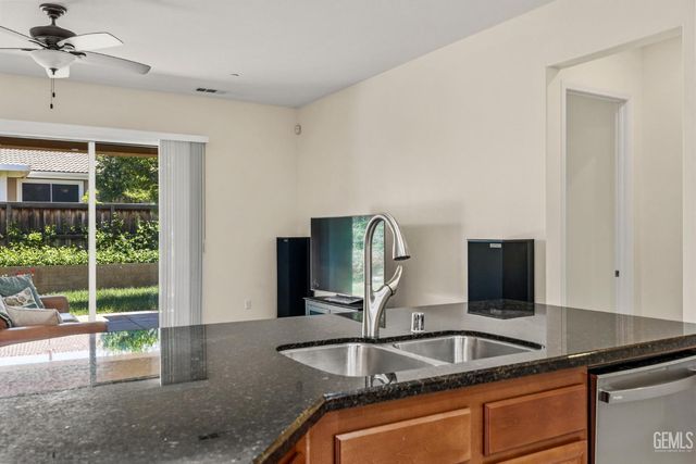 6409 Dover Place, Bakersfield, CA 93306