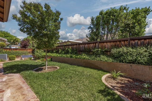 6409 Dover Place, Bakersfield, CA 93306