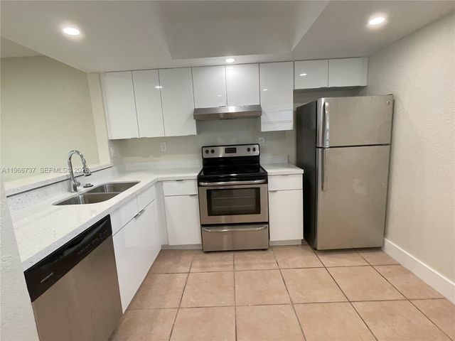 2202 SAN REMO CR 2202, Homestead, FL 33035