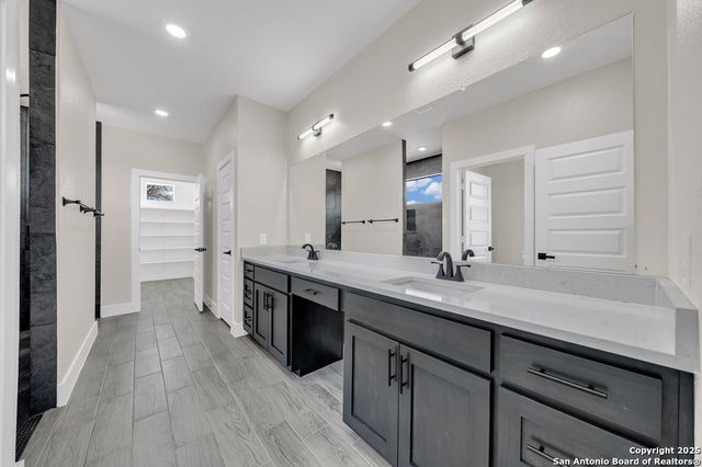 257 Pr 2774, Mico, TX 78056