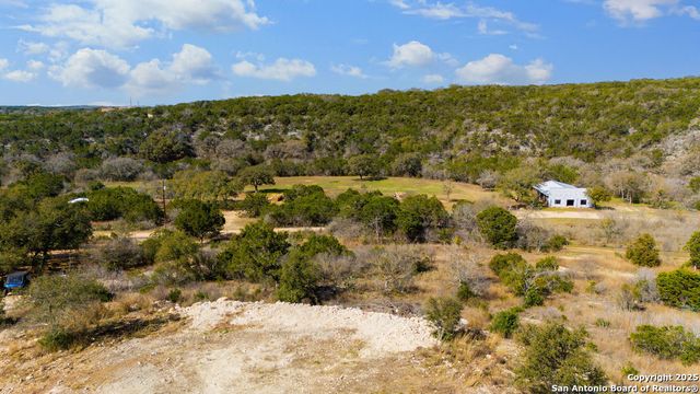 257 Pr 2774, Mico, TX 78056