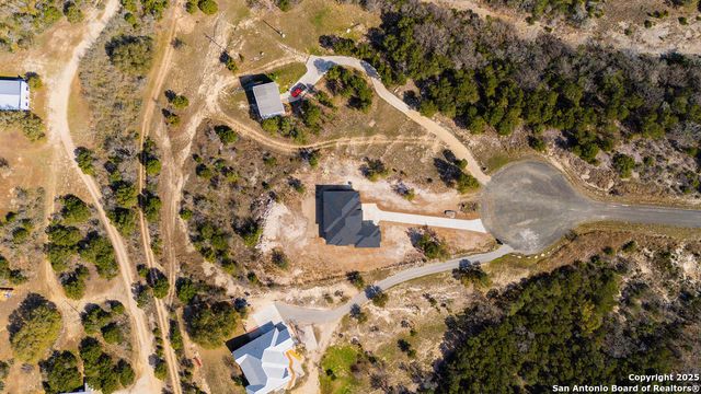 257 Pr 2774, Mico, TX 78056