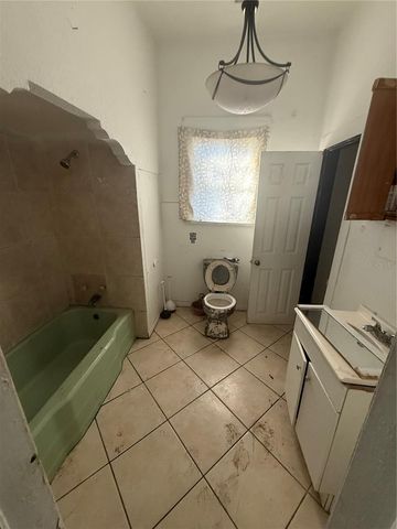 2922 N 12TH STREET, Tampa, FL 33605