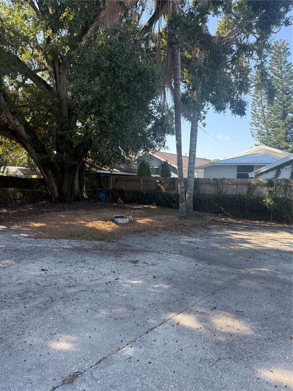 Image 2 of property listing at 2922 N 12TH STREET, Tampa, FL 33605