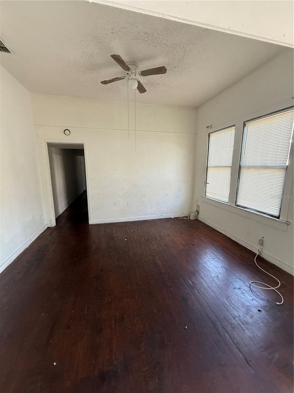 Image 13 of property listing at 2922 N 12TH STREET, Tampa, FL 33605