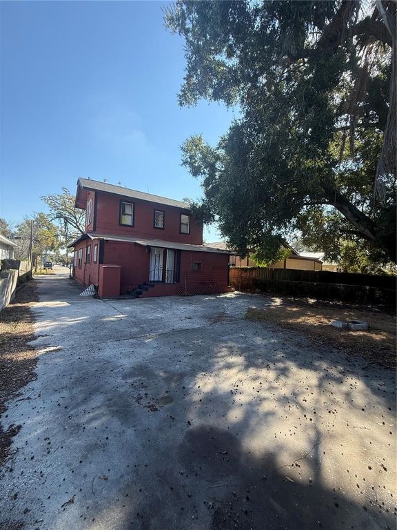 Image 3 of property listing at 2922 N 12TH STREET, Tampa, FL 33605