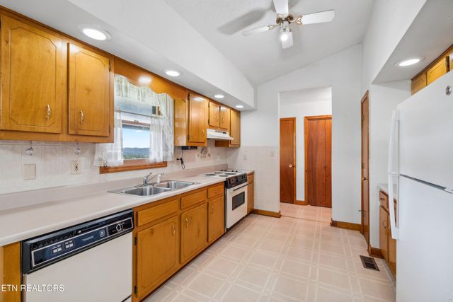 2265 McCleary Rd, Sevierville, TN 37876