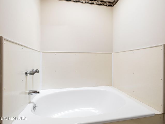 2265 McCleary Rd, Sevierville, TN 37876