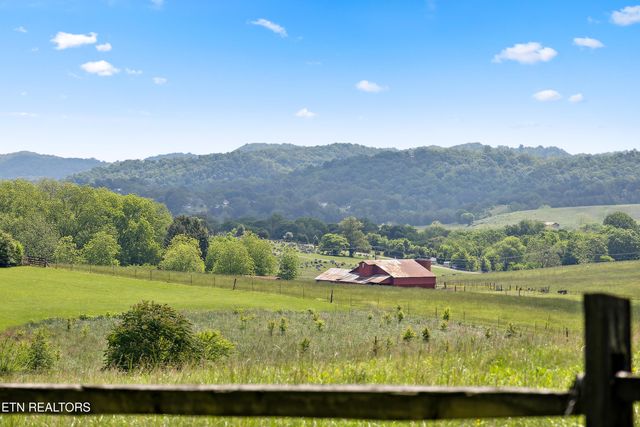 2265 McCleary Rd, Sevierville, TN 37876
