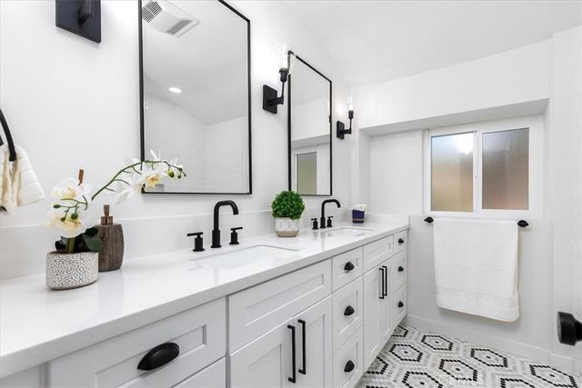 4793 Excelente Drive, Woodland Hills, CA 91364