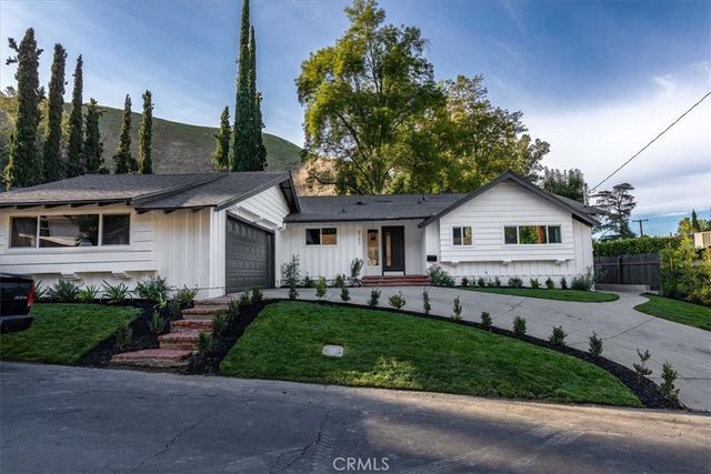 4793 Excelente Drive, Woodland Hills, CA 91364