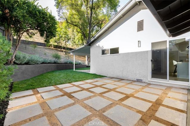 4793 Excelente Drive, Woodland Hills, CA 91364