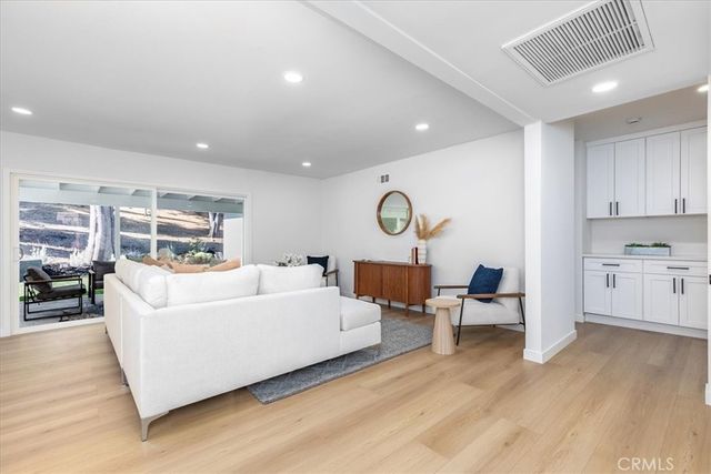 4793 Excelente Drive, Woodland Hills, CA 91364