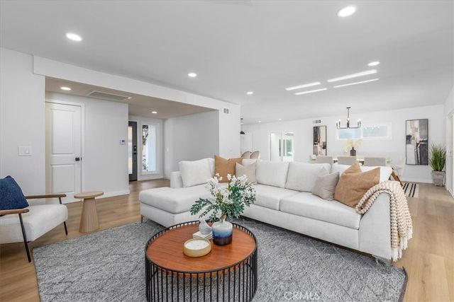 4793 Excelente Drive, Woodland Hills, CA 91364