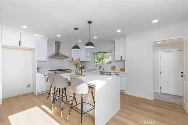 4793 Excelente Drive, Woodland Hills, CA 91364