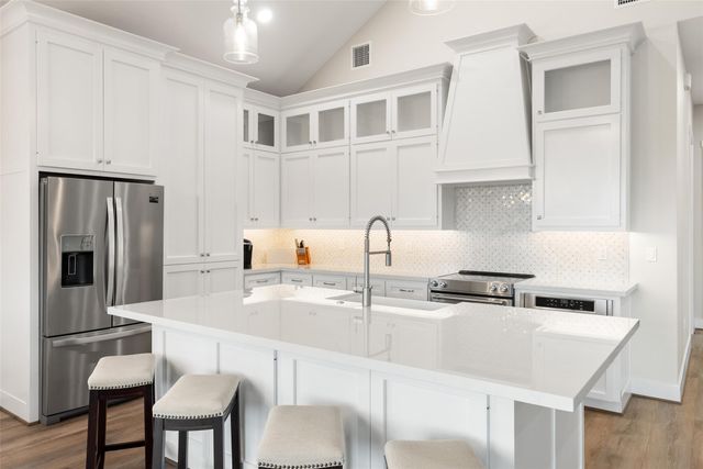 3160 Lakeview DR, Canyon Lake, TX 78133