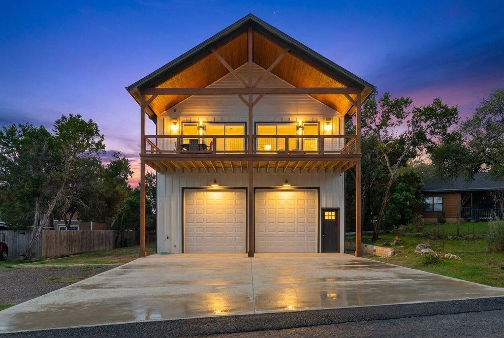 3160 Lakeview DR, Canyon Lake, TX 78133