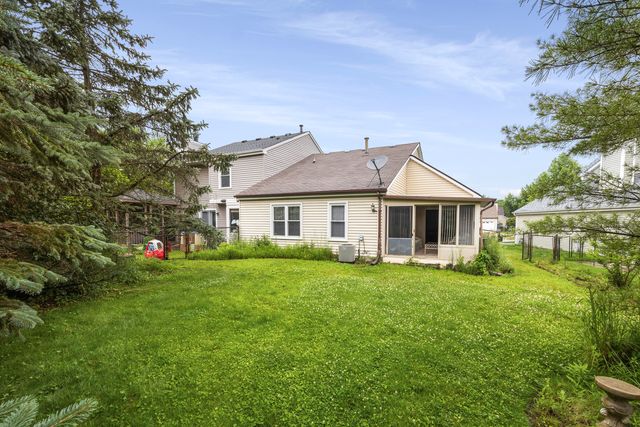 90 Sandhurst Road, Mundelein, IL 60060