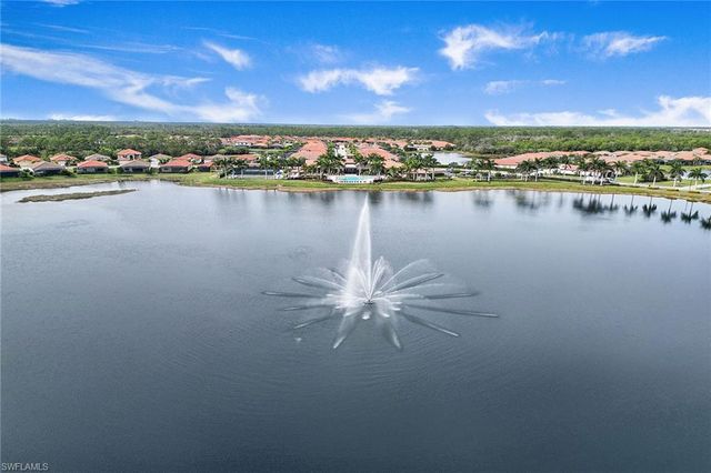 1286 Manado DR, Naples, FL 34113