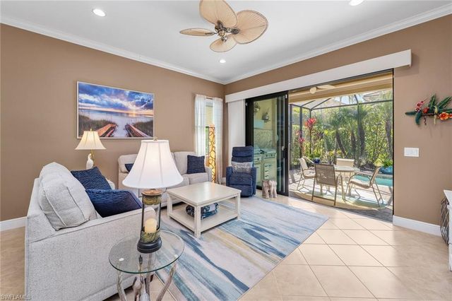 1286 Manado DR, Naples, FL 34113