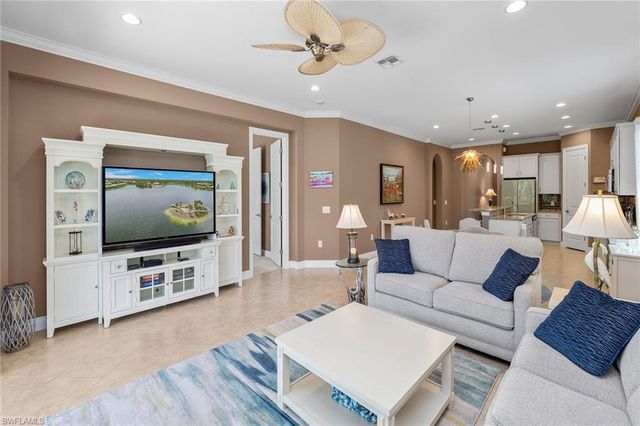 1286 Manado DR, Naples, FL 34113